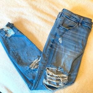 American Eagle Super Distressed Jeans size 18